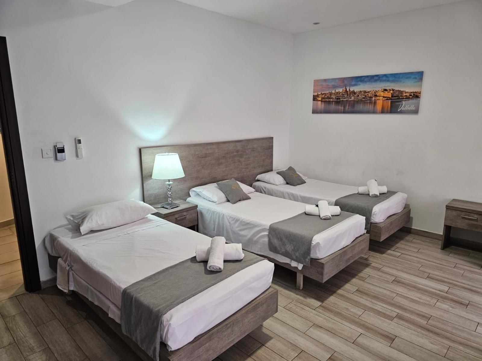 Napoli Suites Studios Aparthotel Saint Julian's Екстериор снимка