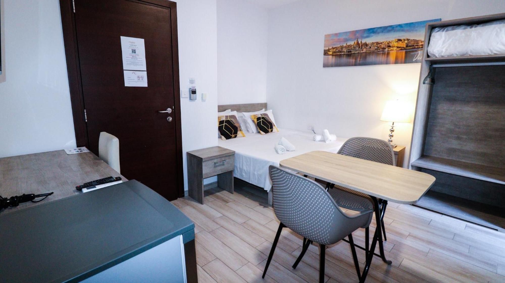 Napoli Suites Studios Aparthotel Saint Julian's Екстериор снимка
