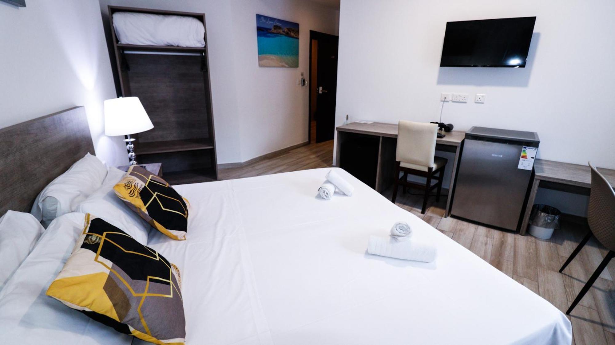Napoli Suites Studios Aparthotel Saint Julian's Екстериор снимка