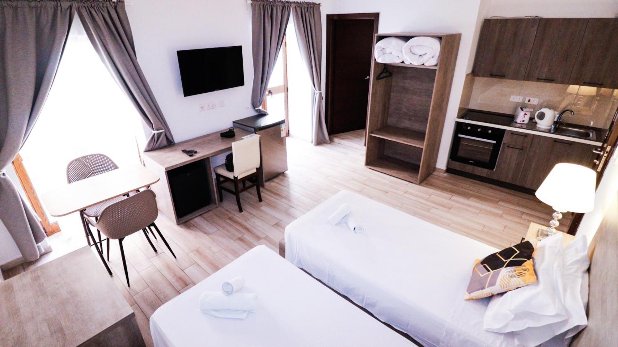 Napoli Suites Studios Aparthotel Saint Julian's Екстериор снимка