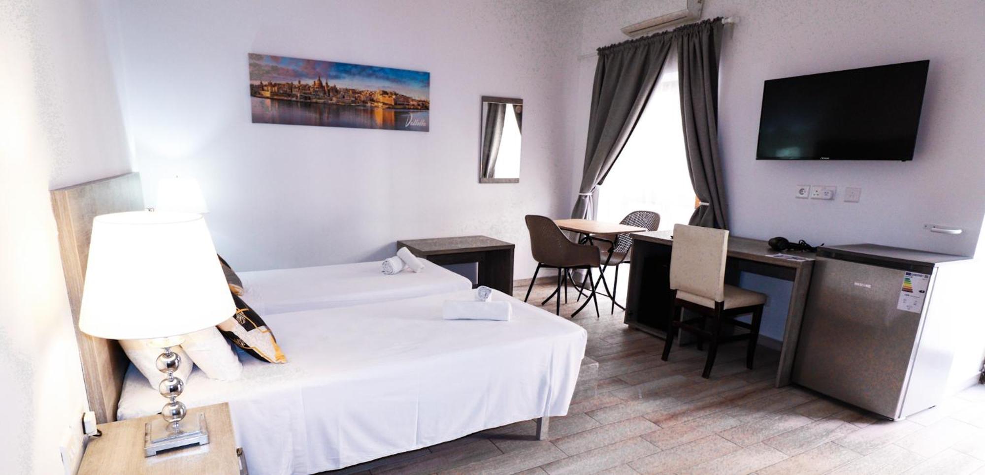 Napoli Suites Studios Aparthotel Saint Julian's Екстериор снимка