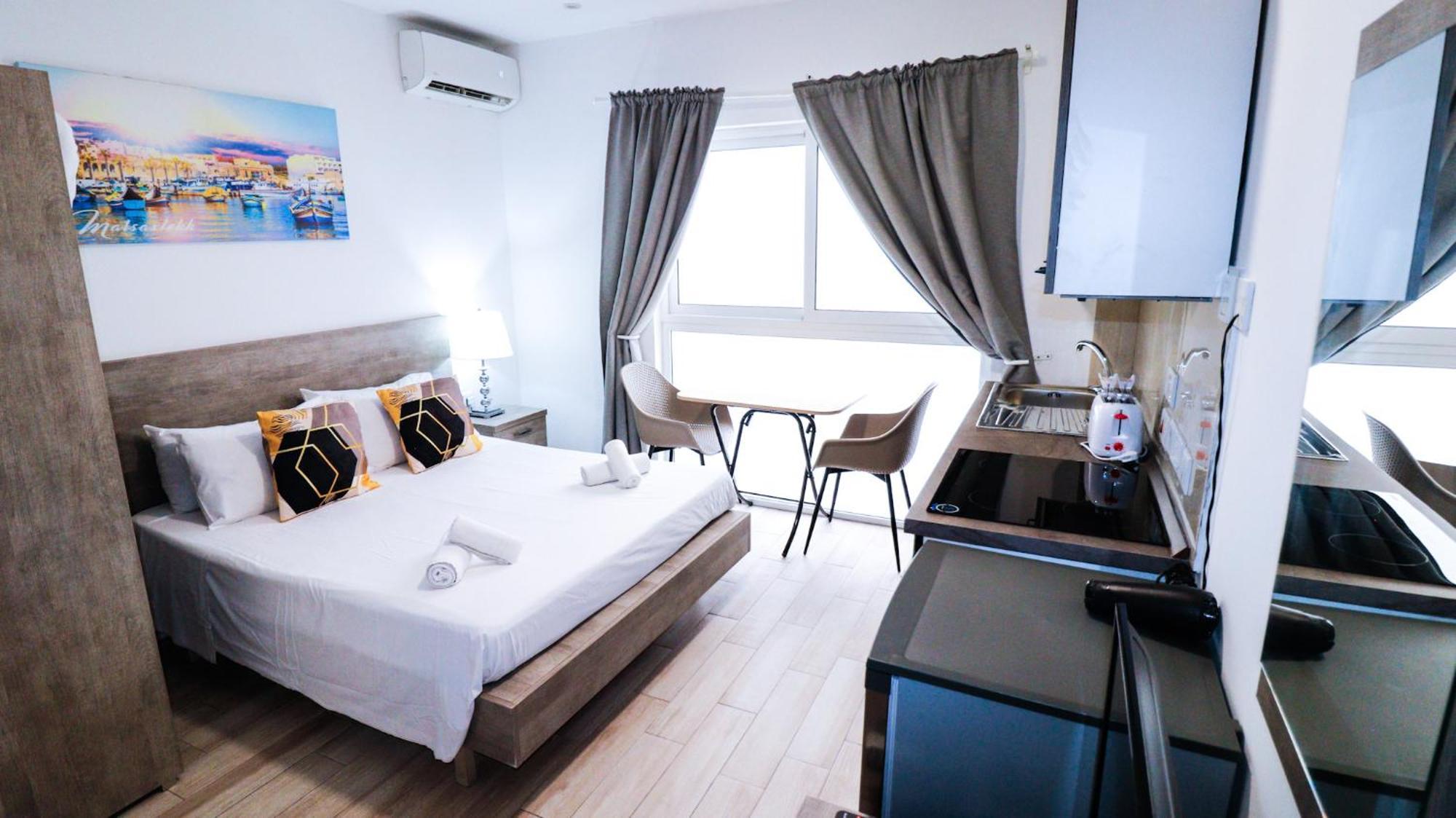 Napoli Suites Studios Aparthotel Saint Julian's Екстериор снимка