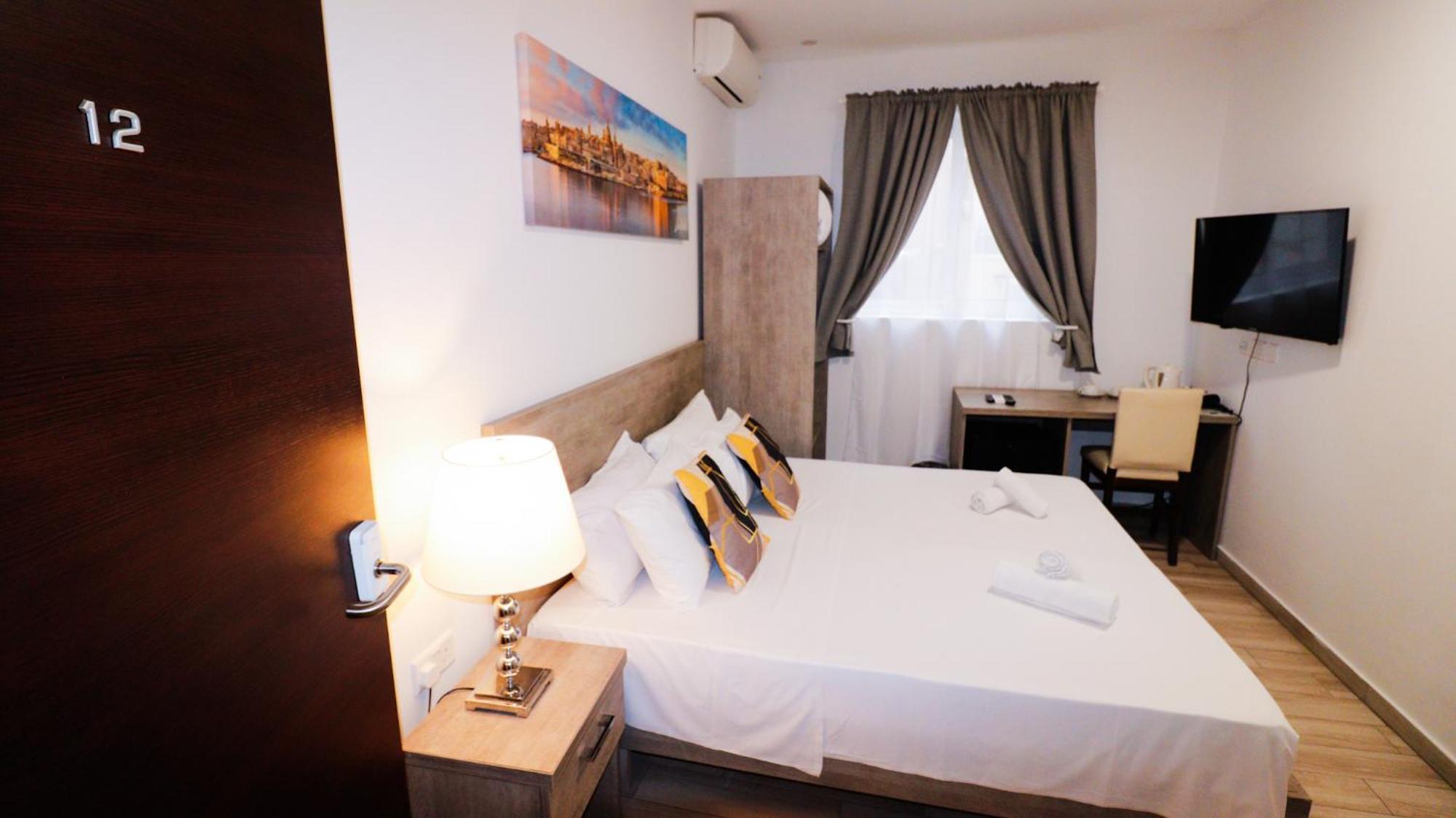 Napoli Suites Studios Aparthotel Saint Julian's Екстериор снимка